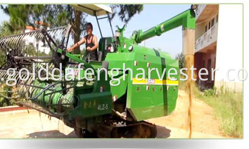 self-propelled rice harvester--Unloading 500